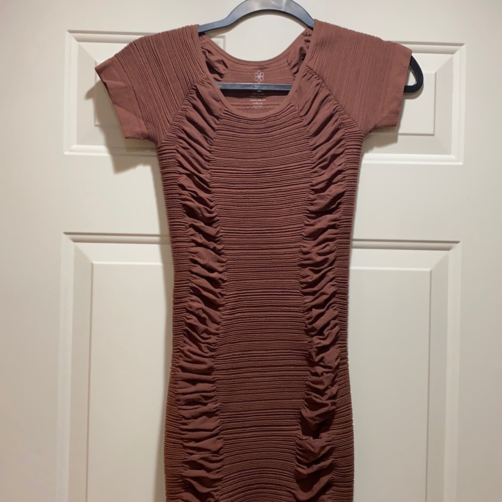 Aura Brown Body Con Short Sleeve Scoop Neck Ruched Cut Out Dress
